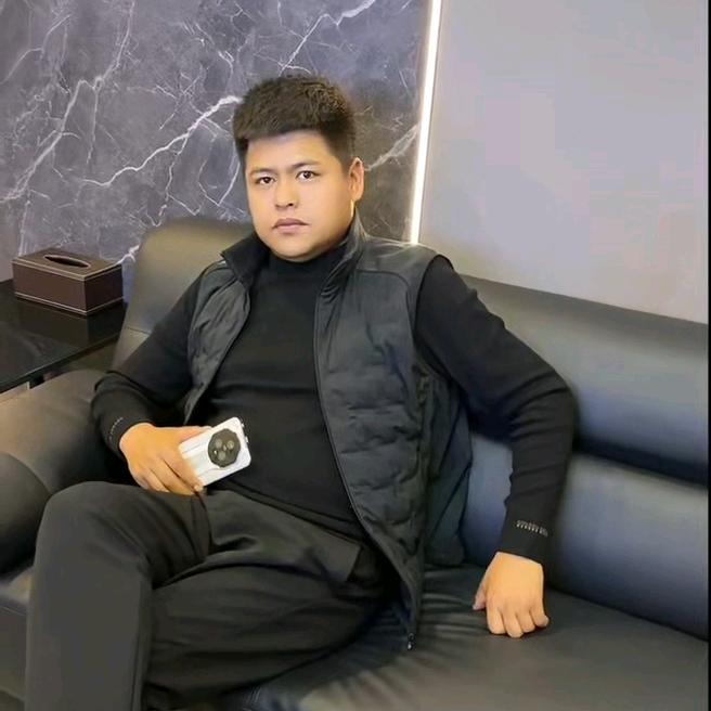 西北雄鹰一样的男人