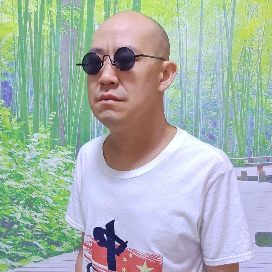 小雷哥