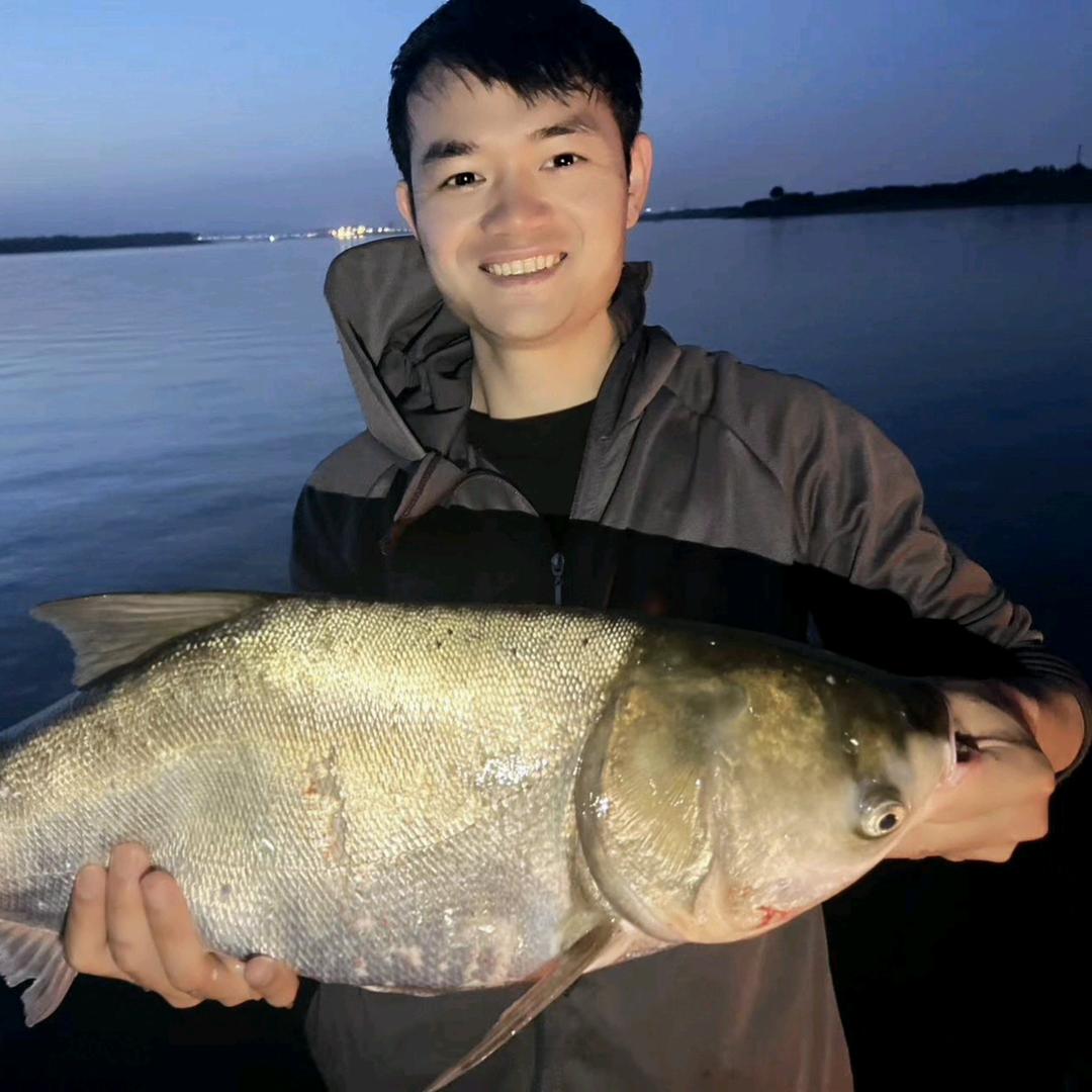 抽鲢鳙的阿微🎣