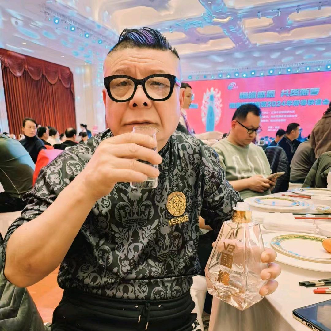 俊临天下王俊迎