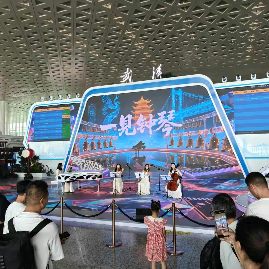 湖北空港传媒谭鹏程