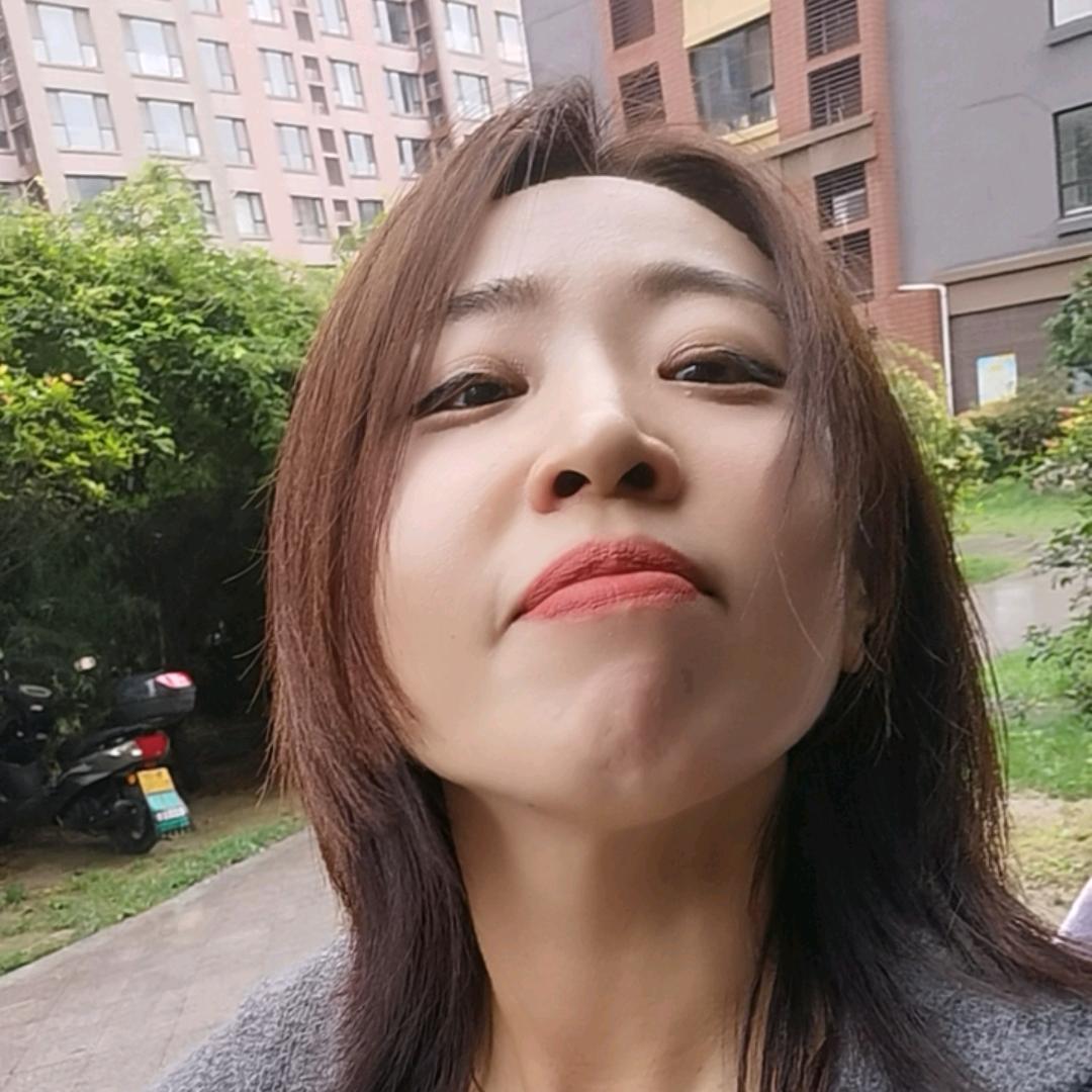 Yvonne 伪足球迷女汉子