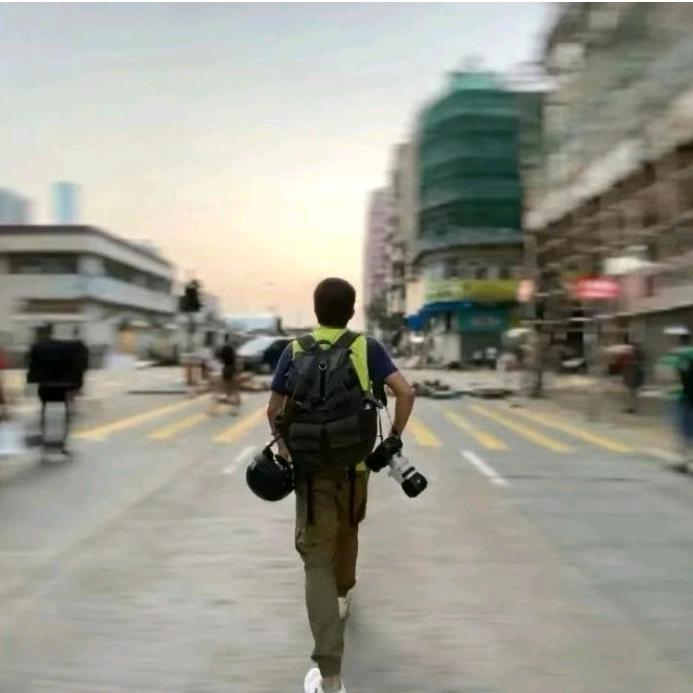 不是上班、就是在上班的路上