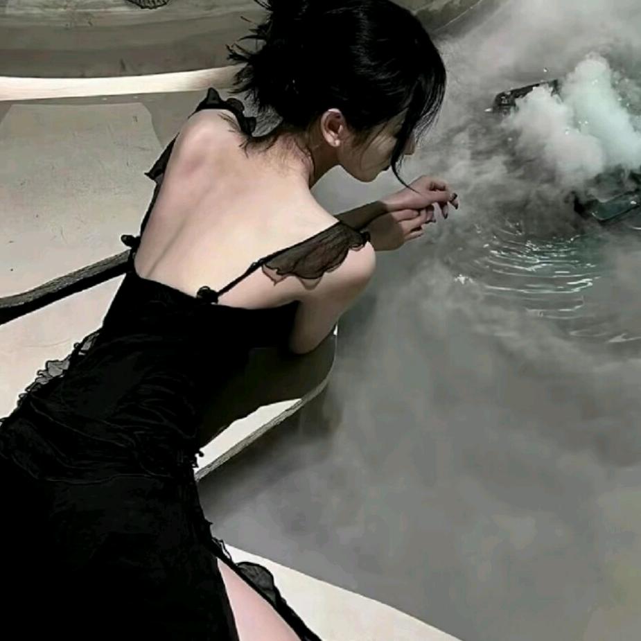 发呆的老婆饼．