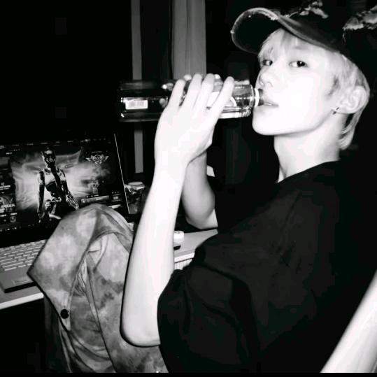 我糙这个世界太你妈坏了