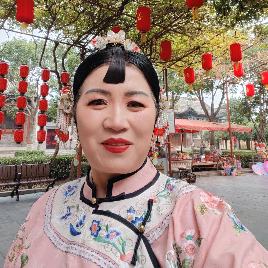 胡华丽