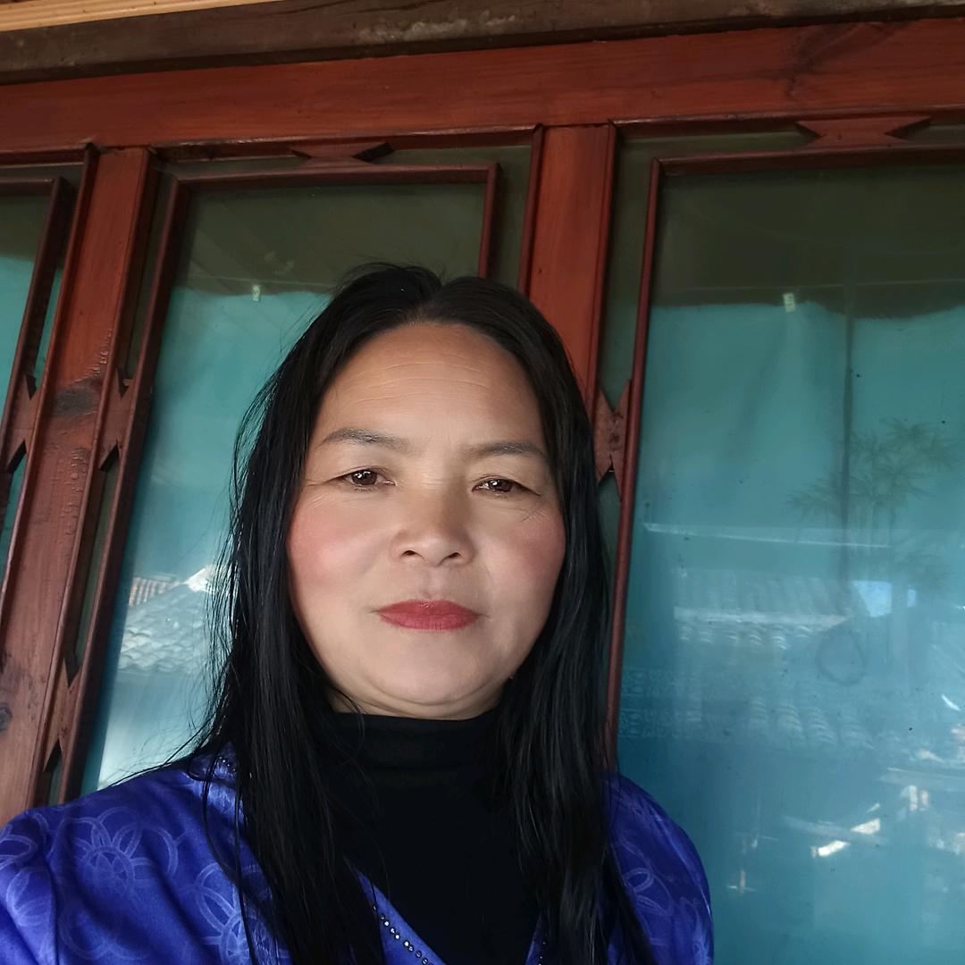 爱玩的小杨妹