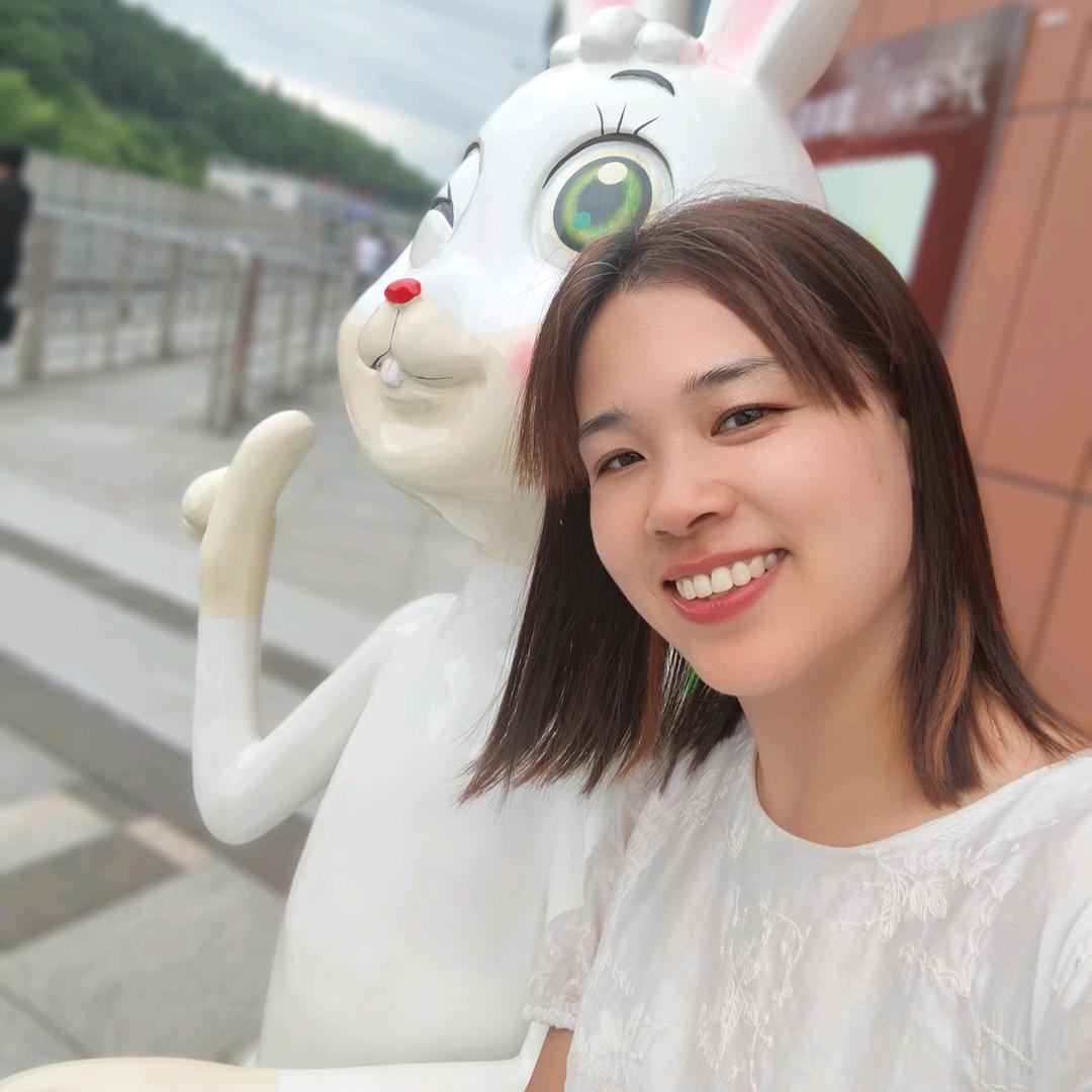 唱歌跑调的丽丽