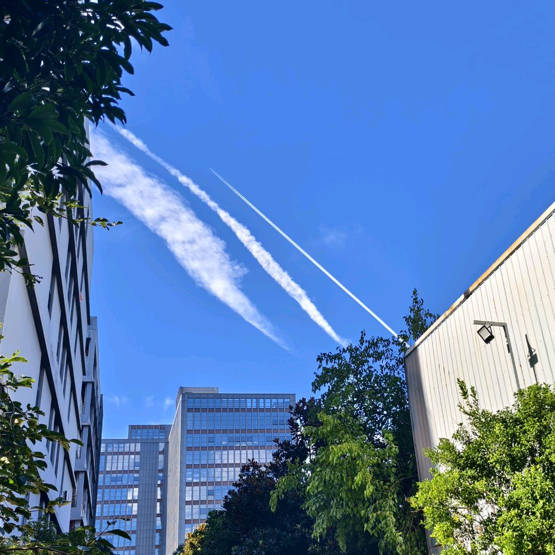 😔睡醒了睁不开眼