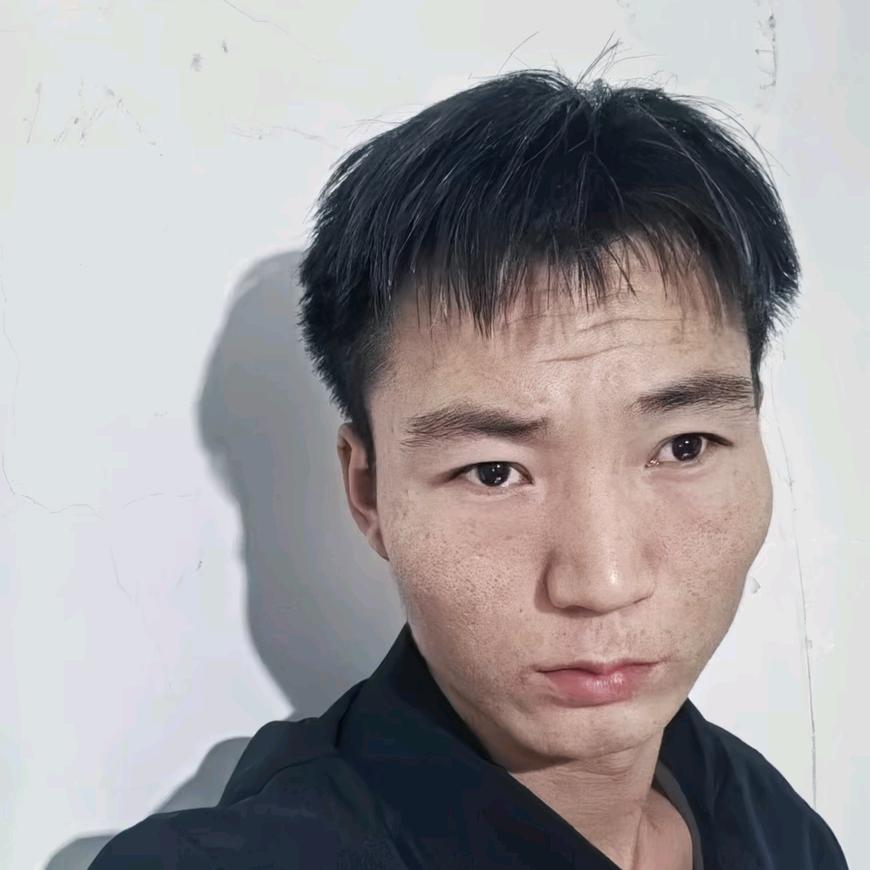 小  文【实现梦想】