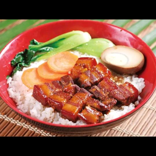 柴火铁锅牛肉饭