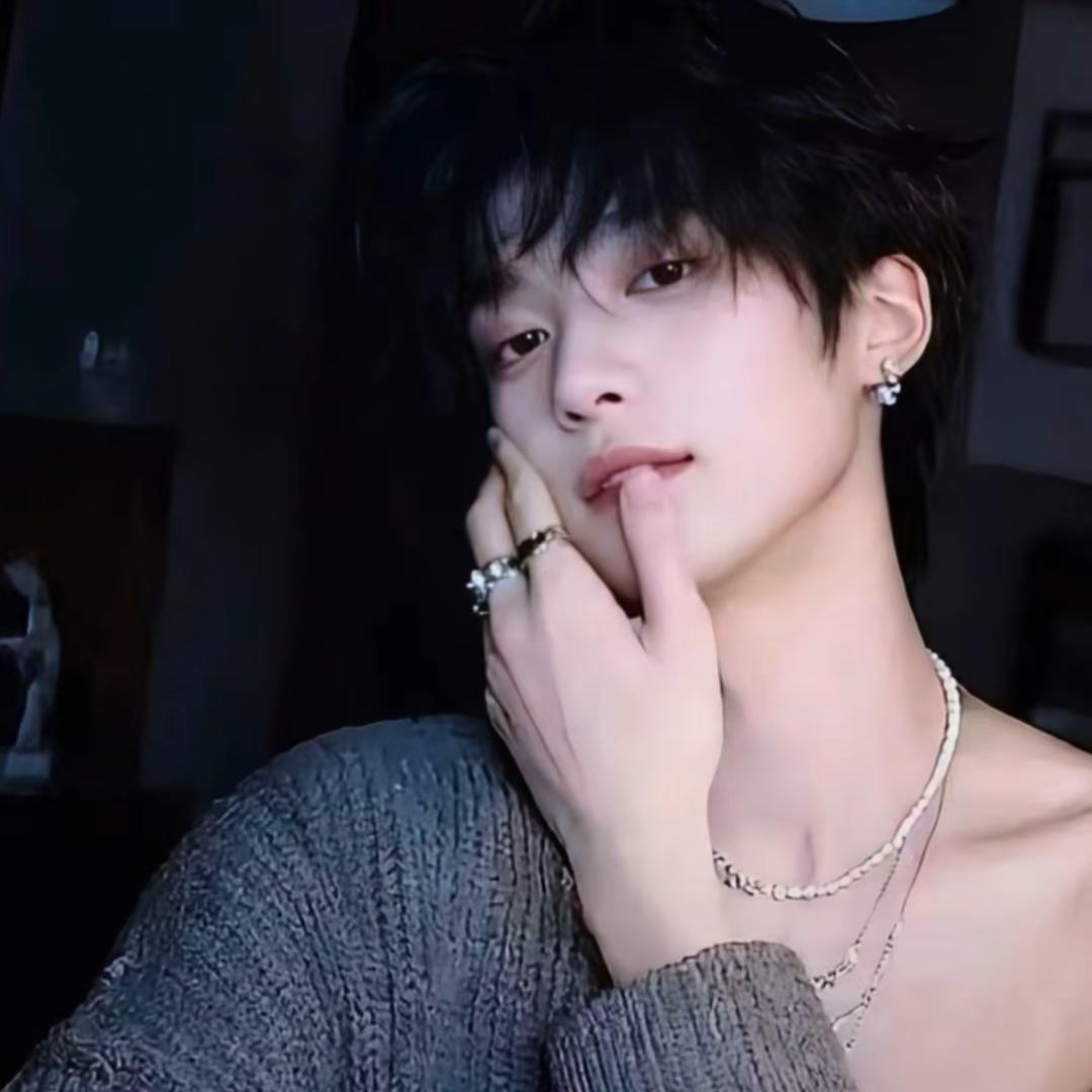 是大月吖~（百毒不侵版）