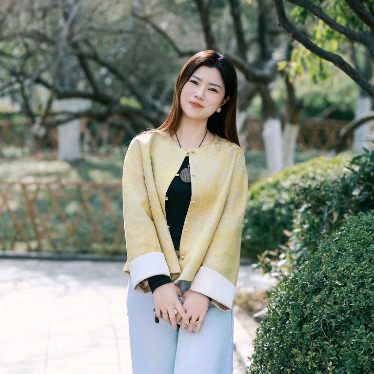 💞 木子～李  化妆婚纱礼服馆