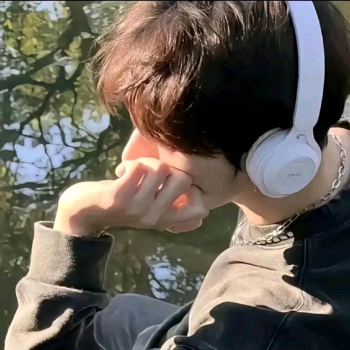 泓泓不是虹虹