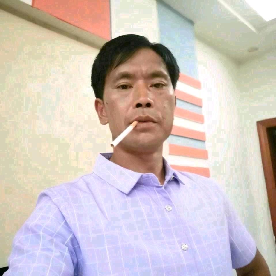 华