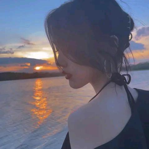 听雨情感故事