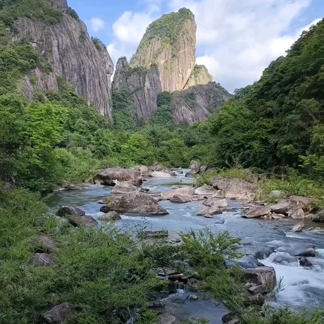 猛🦶踹瘸子那条好腿