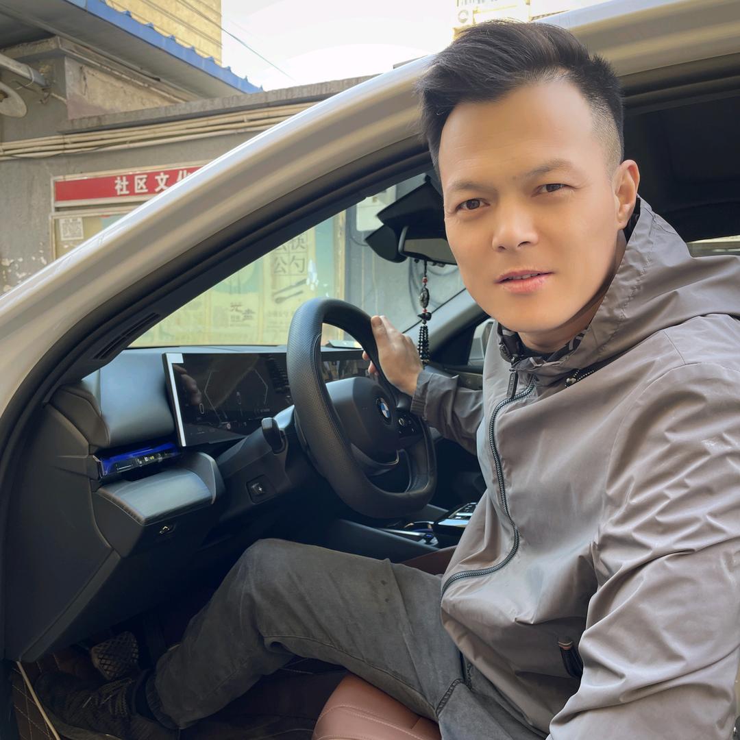 阿伟的宝马530