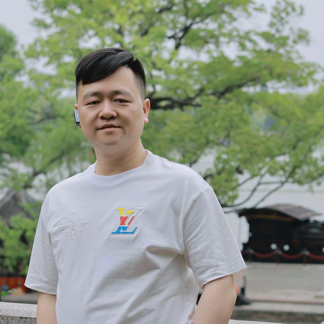 龙发实业罗德平