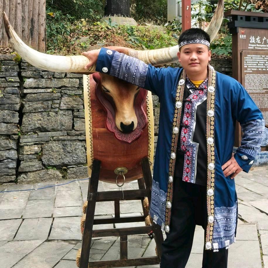 苗族游龙