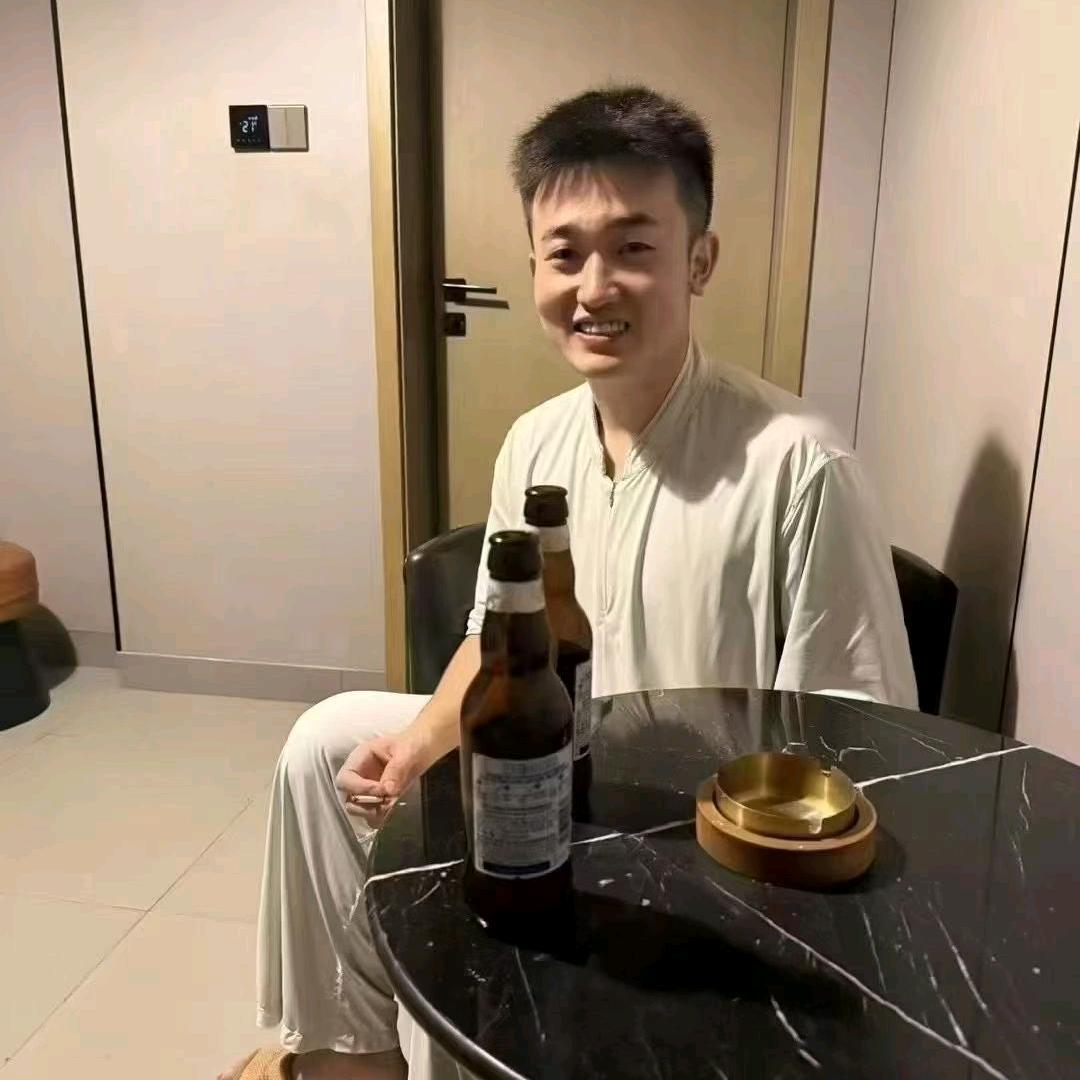 诺冠桌球（有女友）