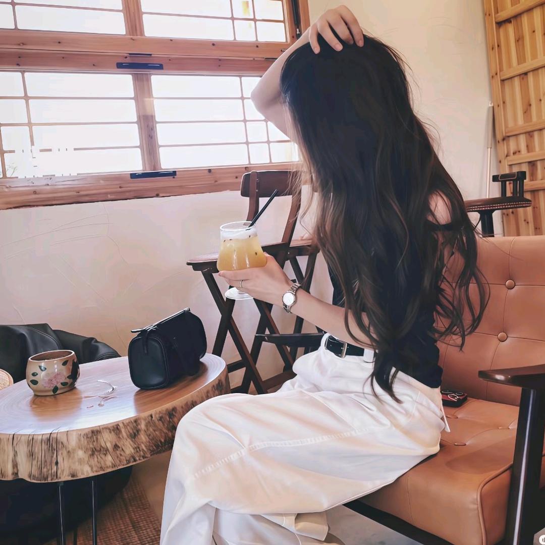 ʟ̆̈ᴜ̆̈ᴄ̆̈ᴋ̆̈ʏ🍷