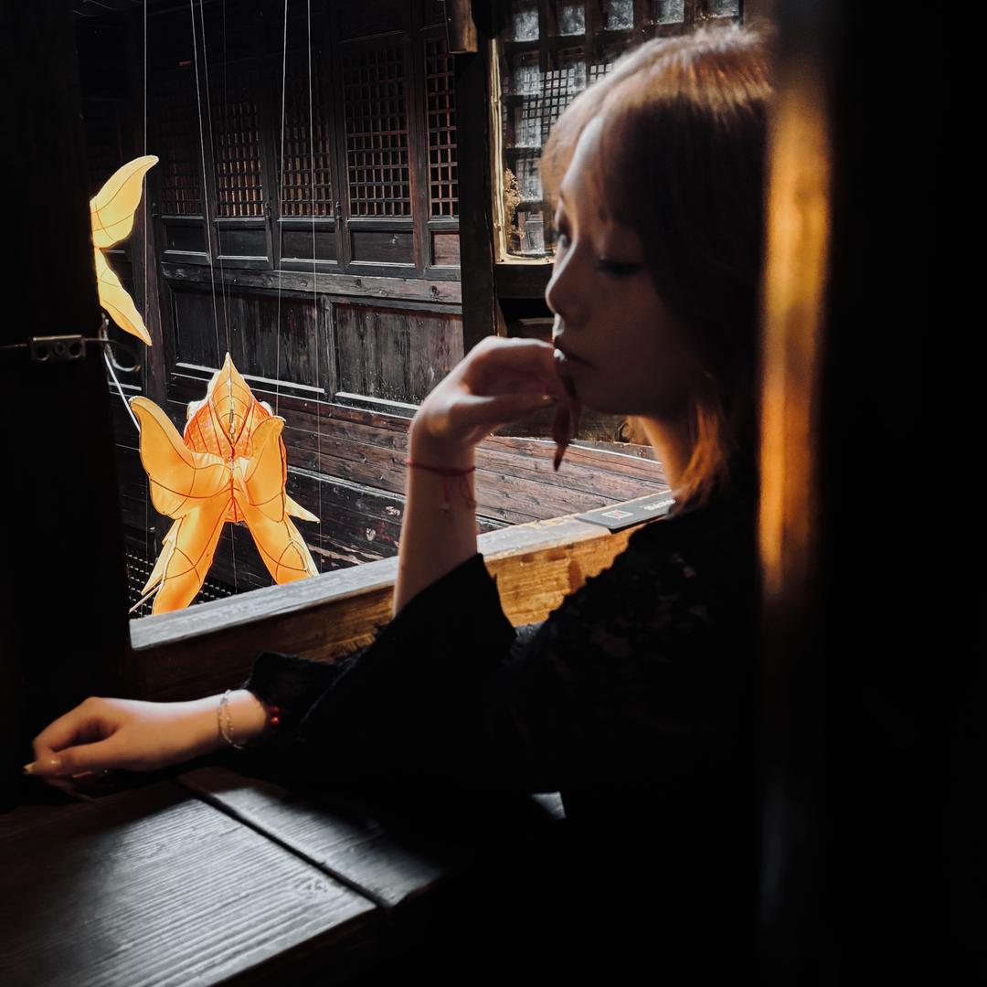 悦悦.