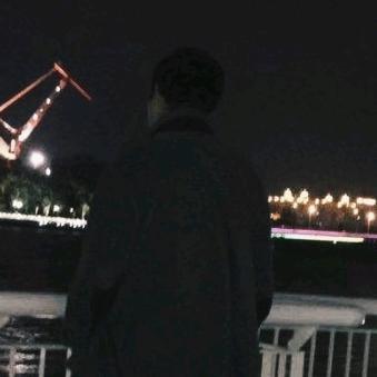 ¥