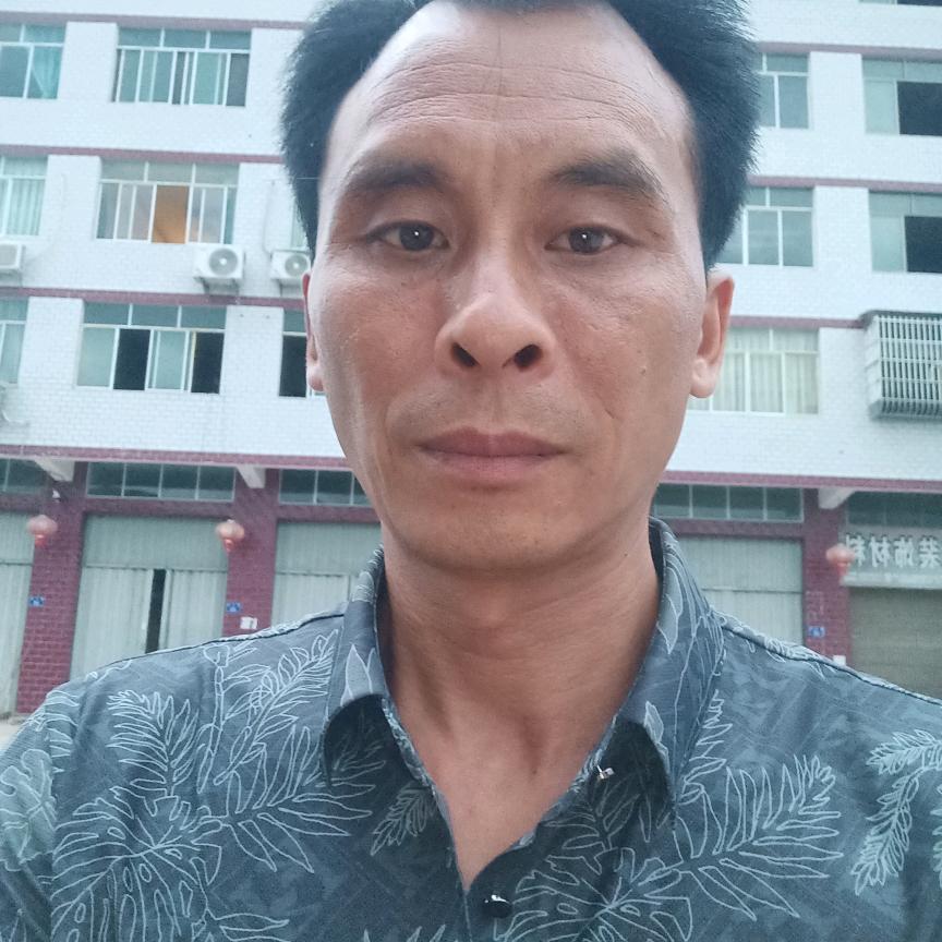 一笑而郭的单亲爸爸