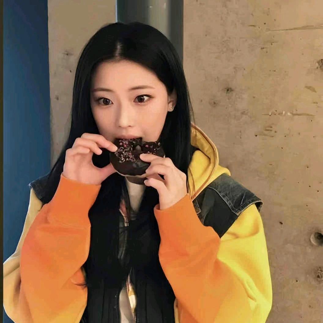 发呆的小猫咪🐱