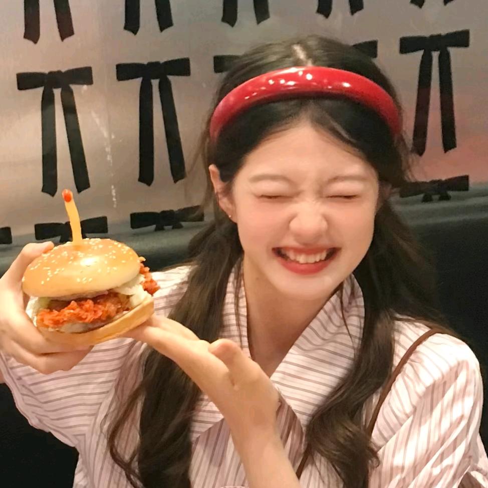 是桃子🍑呐.