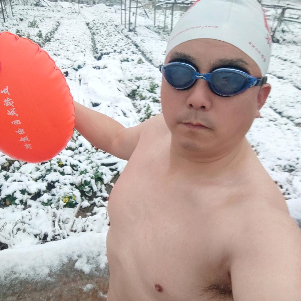 与世无争