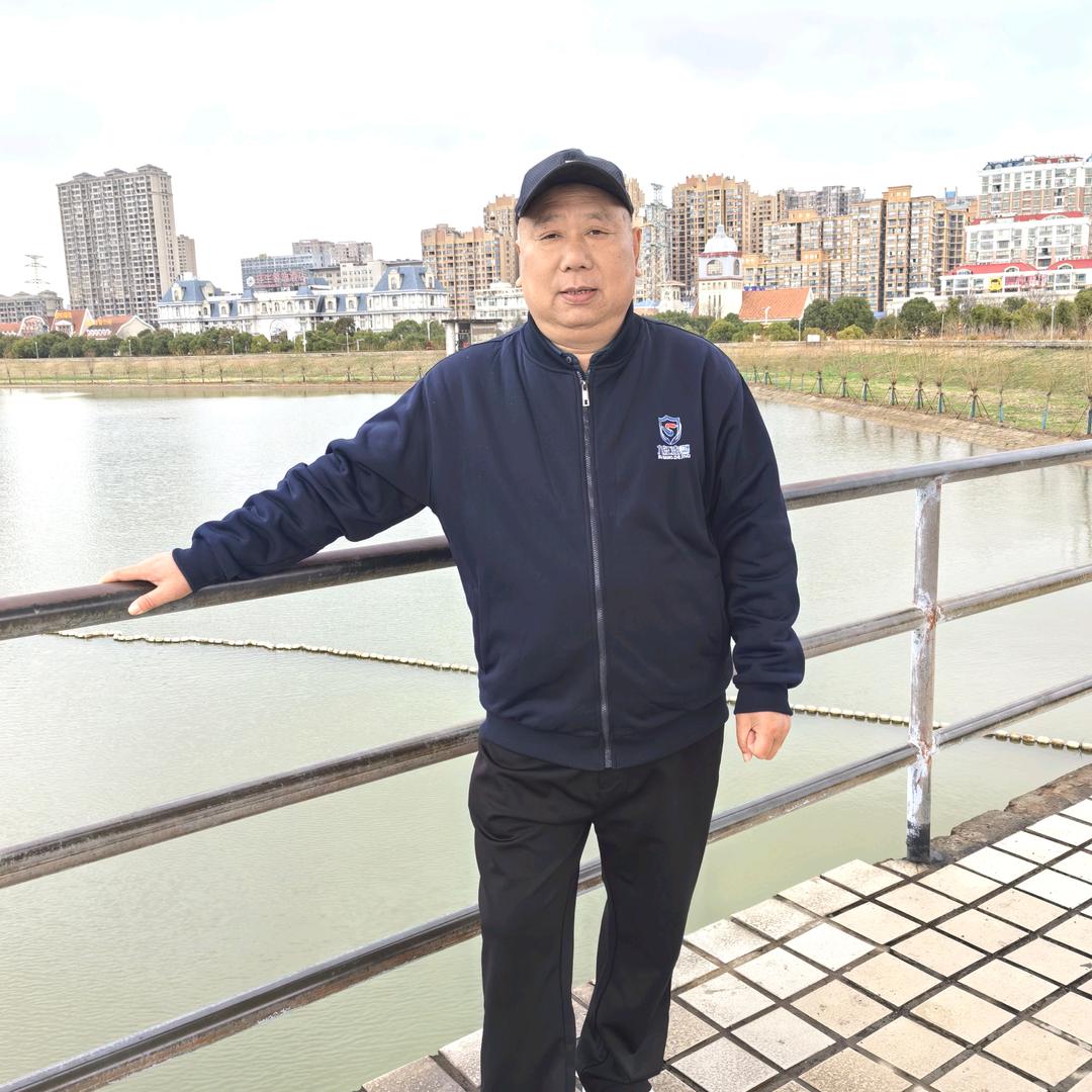 张振年
