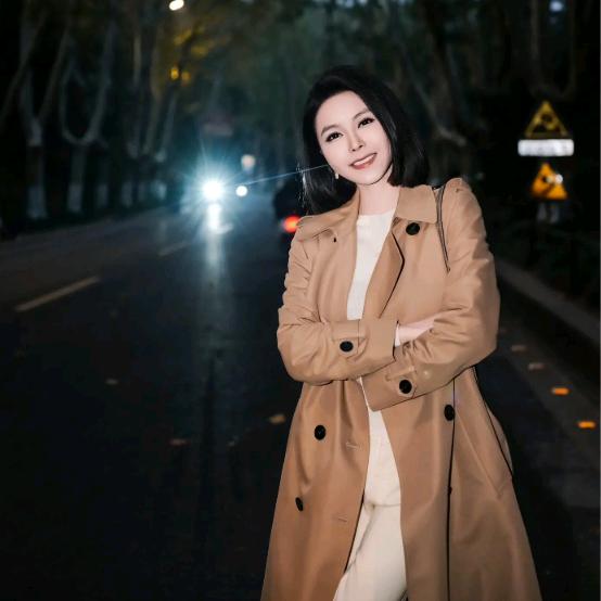 溶溶RONGRONG～每日穿搭