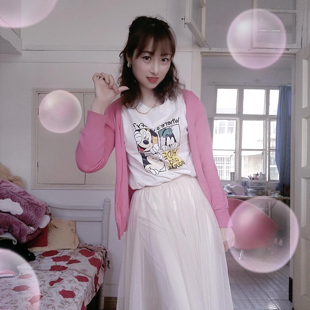 小虎牙妹