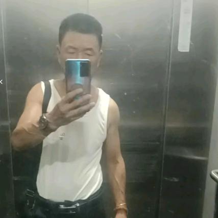 墨镜一带只爱自己