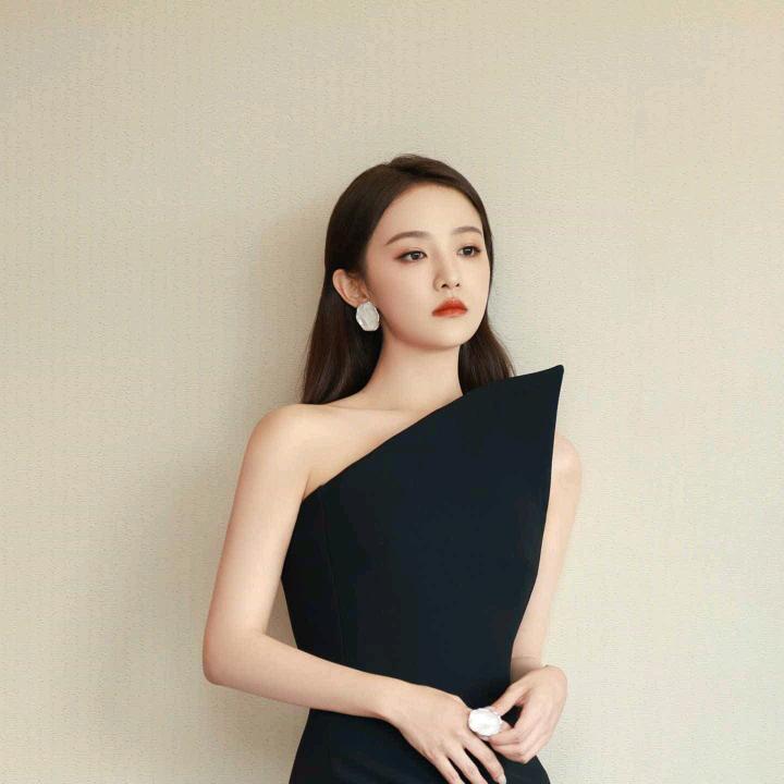 小姨子依依