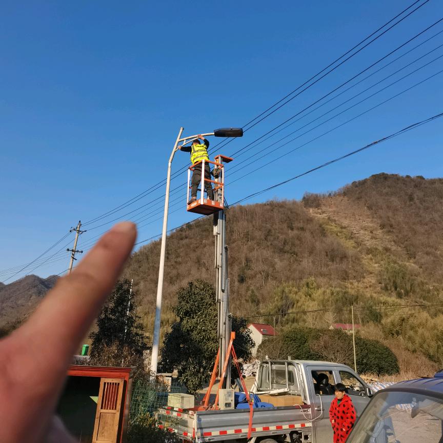 专业路灯 太阳能路灯安装改造维修