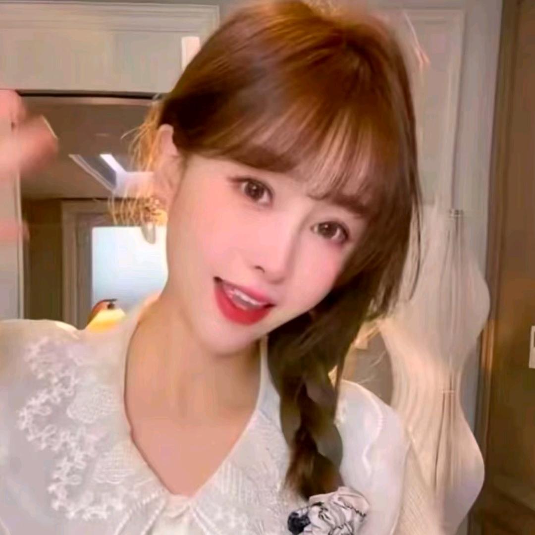 游鹿鹿-精致穿搭