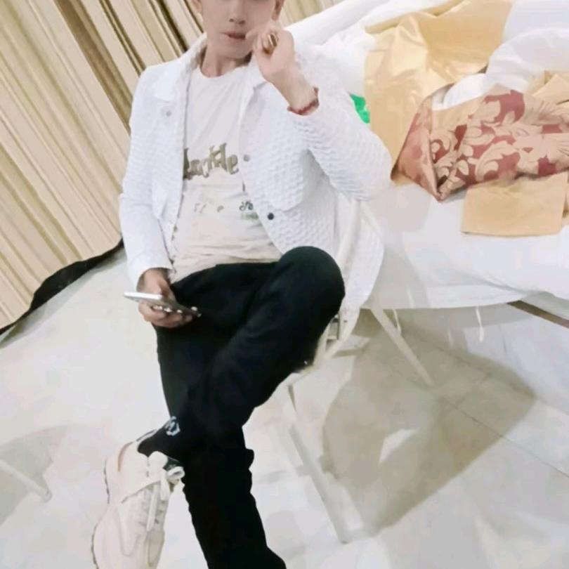 放下所有。我会陪你到最后