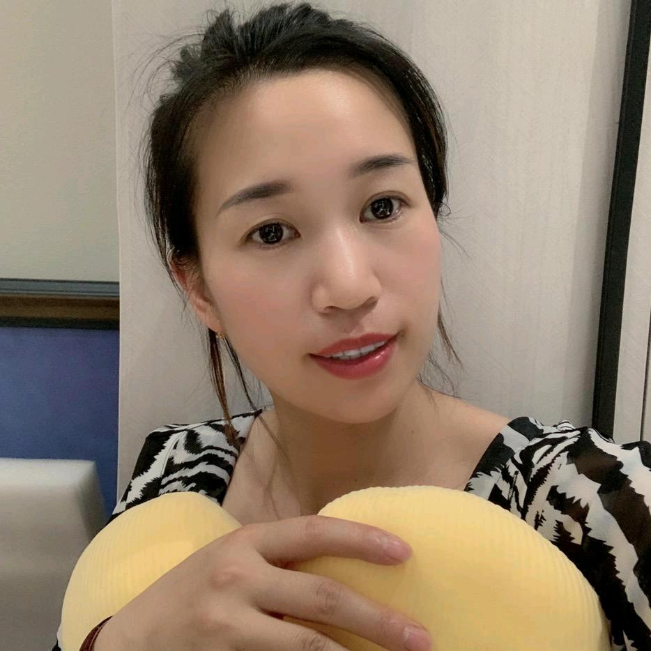 艳艳.