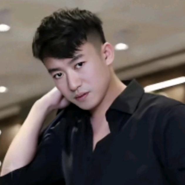 万总叔（乘风破浪）