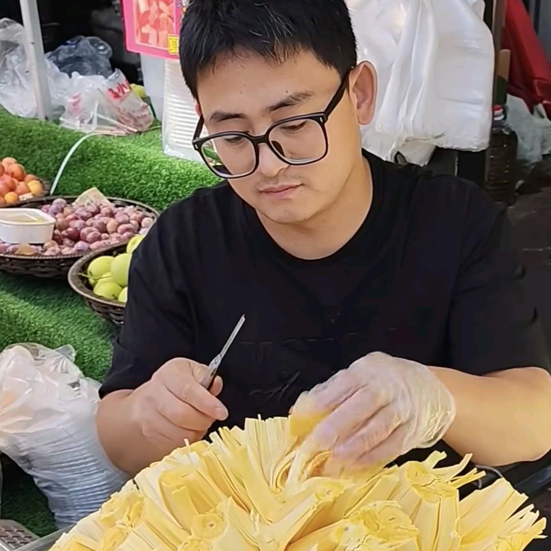 露喜露水果蔬菜店