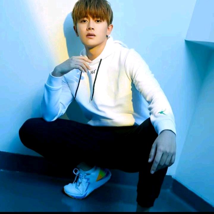 👨🏻‍🎤佟-格那