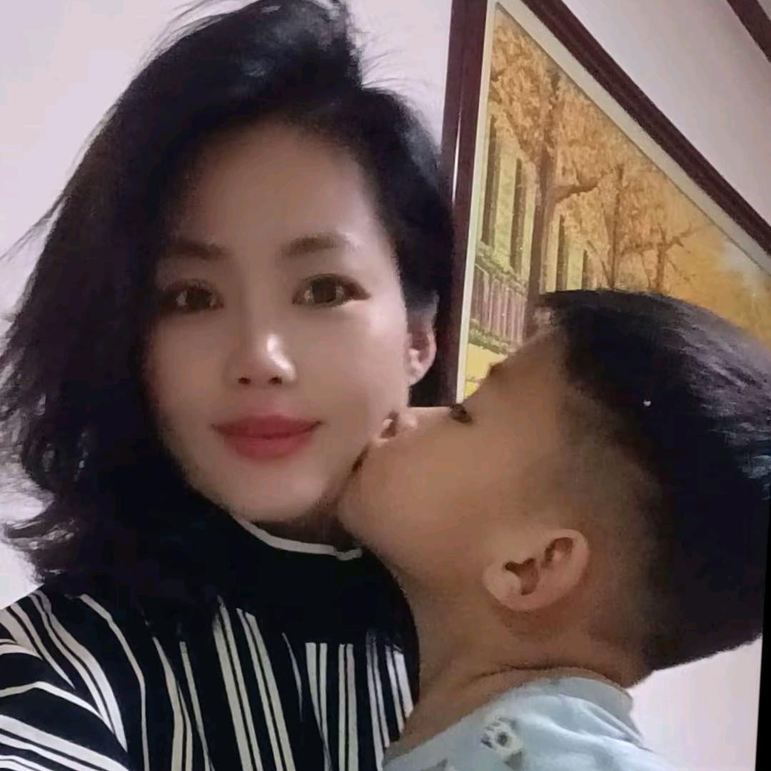 英的生活充满阳光