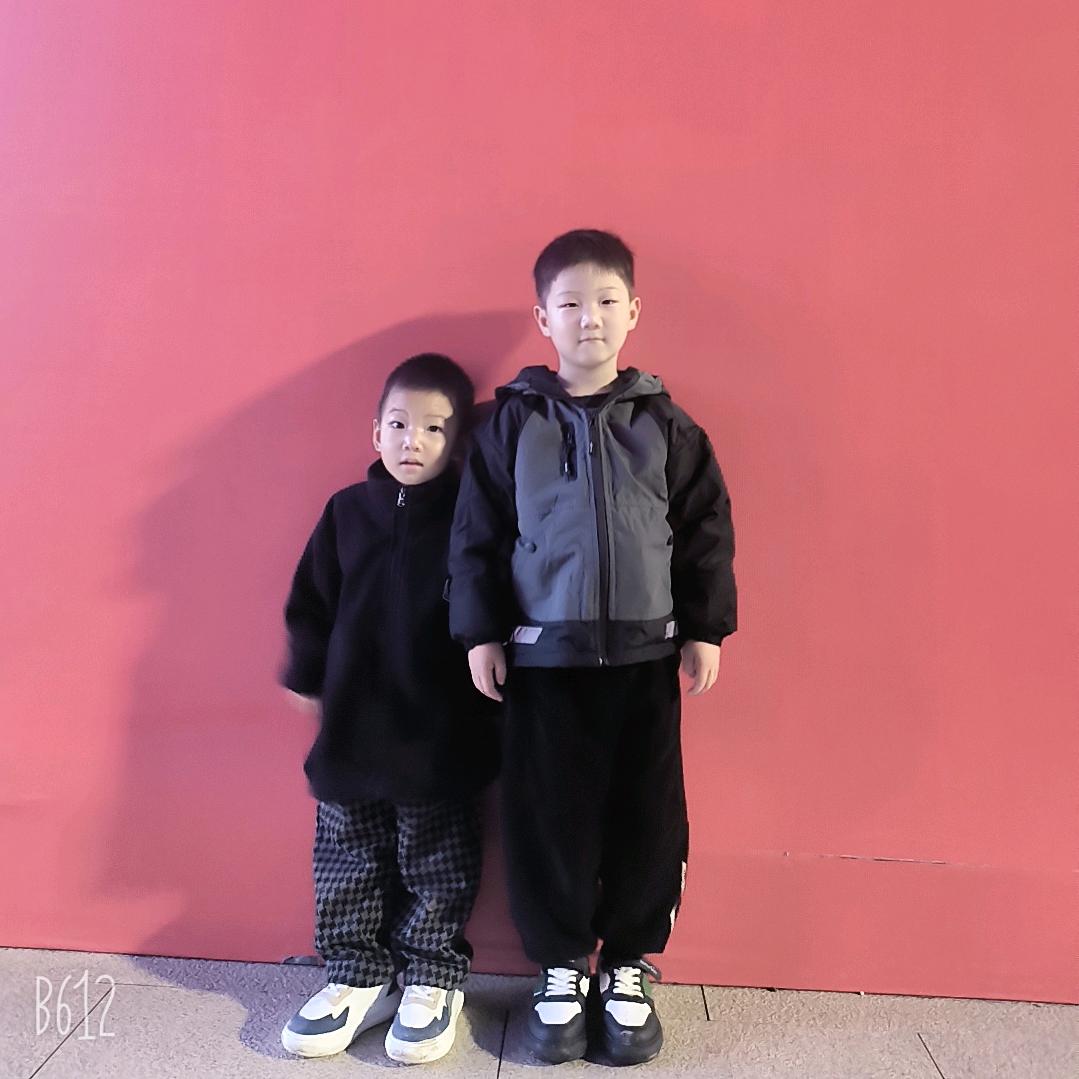 嘉赫和嘉硕👨‍👩‍👦‍👦