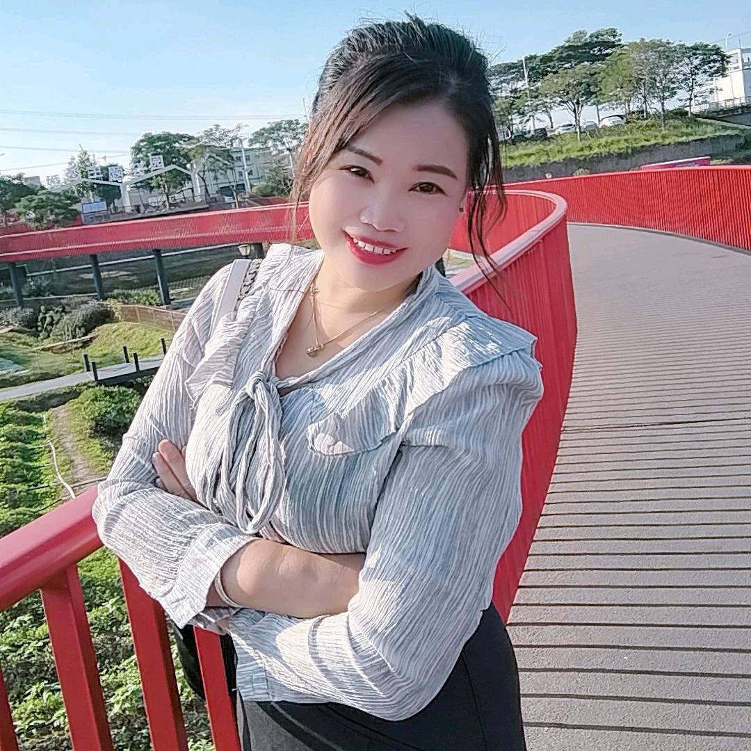 山卡卡妹子