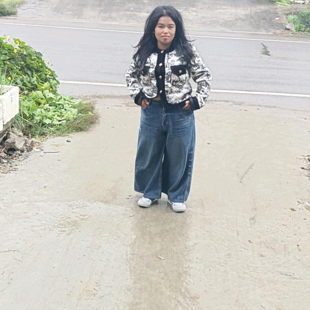 缅甸女孩已有四个宝