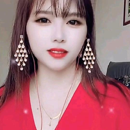 涛妹C跳舞唱歌直播间7点半开播