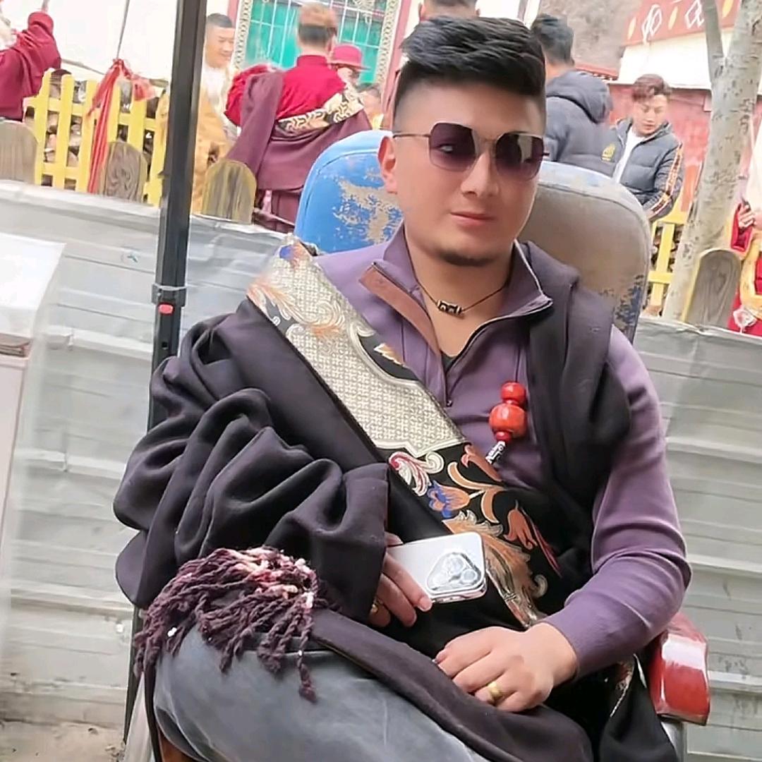 ༄༅༼ཤ་ཁ་བུ་།༽